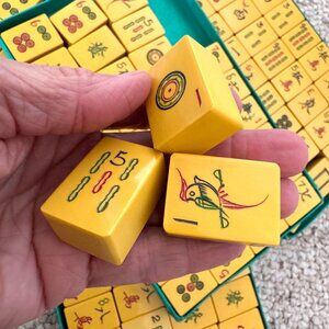 Mahjong Vintage Set 144 tiles, 3 racks, 3 dice, (Maybe) Bakelite Butterscotch